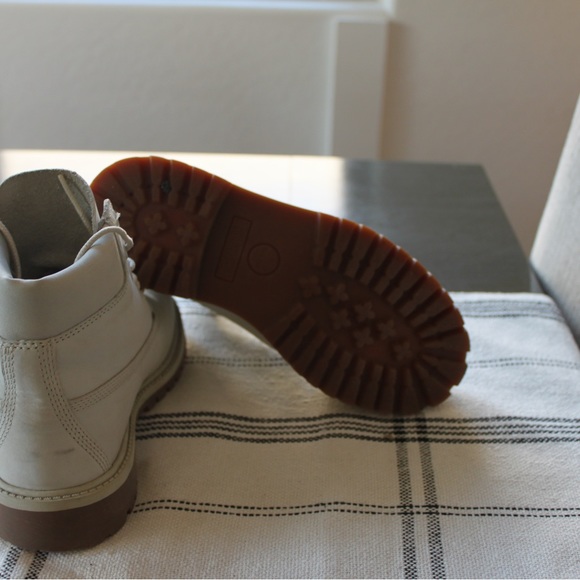 Light grey kids size 4 timberlands